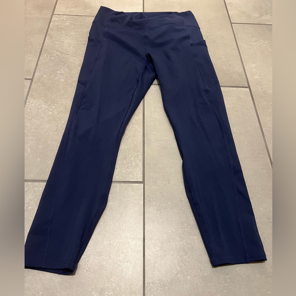 Medium. Fabletics Navy blue leggings